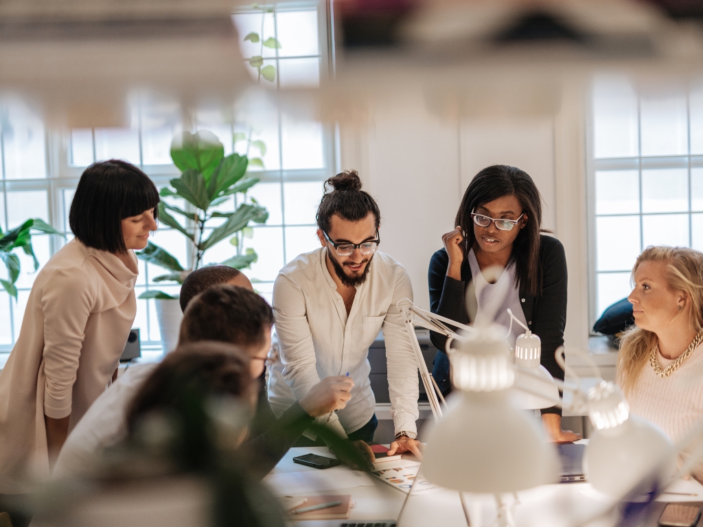 un groupe de travail réflechit sur l'ingenierie pedagogique d'un e-learning